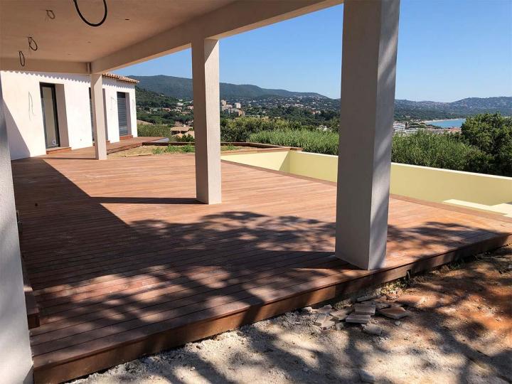 Confiez-moi la construction de votre terrasse en bois dans son intégralité